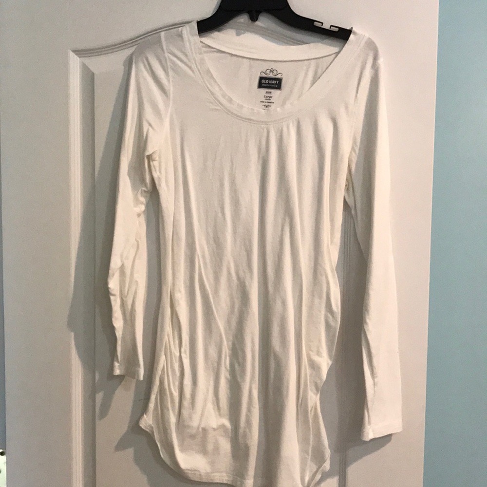 Woman’s maternity shirt